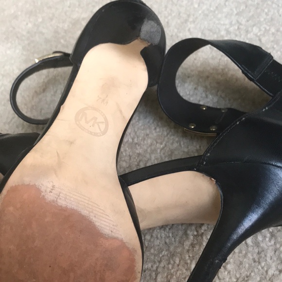 DONATED! 4Michael Kors shoes for the price of 1 - Picture 8 of 8